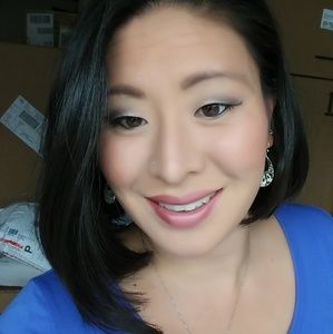 Meet your Posher, Liz